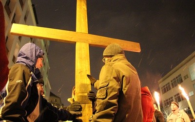 Akademicka Droga Krzyżowa z modlitwą za Ukrainę