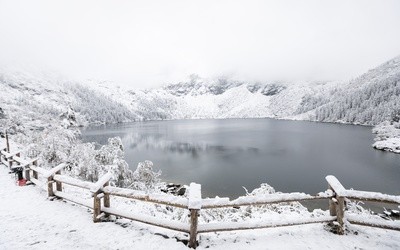 W zimowej szacie nad Morskim Okiem