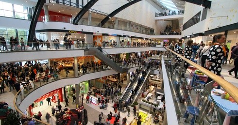 "Rz": Czynne galerie i kolejna tarcza