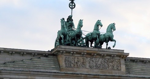 Trudno żyć z pietnem bycia potomkiem ludobójców