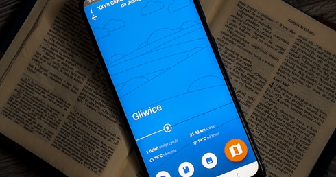 Na pielgrzymkę z aplikacją w smartfonie