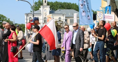 Ciechanów. Marsz jak iskierka Ducha Świętego