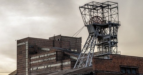 Ruszyła rozbiórka wieży szybu kopalni "Makoszowy"