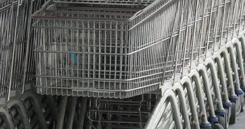 "Rzeczpospolita": Po tłumach w sklepach nie ma już śladu