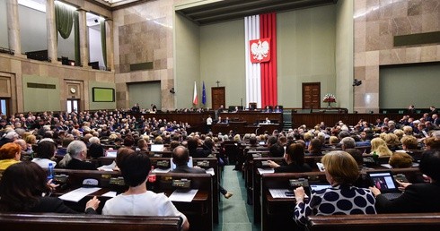 Sejm za dalszymi pracami nad obywatelskim projektem ustawy "Tak dla religii i etyki w szkole"