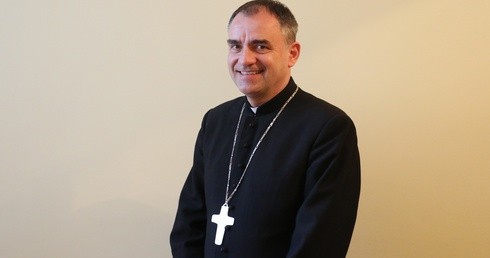 Polski biskup wygłosił homilię po polsku i portugalsku