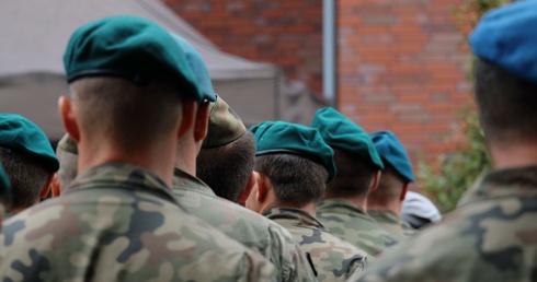 Prezydent złożył w Sejmie projekt ustawy ws. zmian w systemie dowodzenia armią