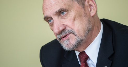 Macierewicz: Administracja Tuska doprowadziła do porozumienia sztabów generalnych o współpracy wojsk polskich i rosyjskich