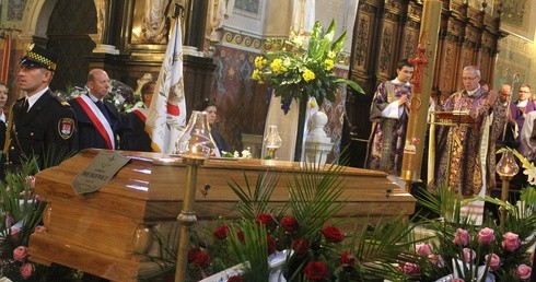 Mszy św. koncelebrowanej przewodniczył w płockiej katedrze bp Piotr Libera