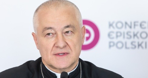 Bp Artur Ważny: Za każdą liczbą z raportu stoi czyjeś złamane życie