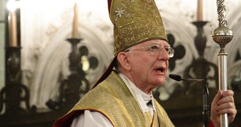 Abp Marek Jędraszewski przyjmie dziś paliusz