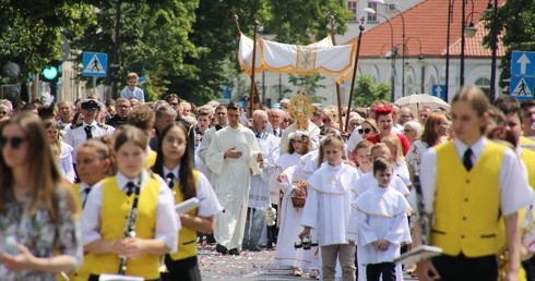 Płock. Ku komunii i jedności