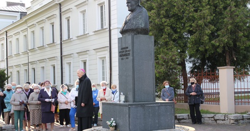 Połączeni z męczennikiem