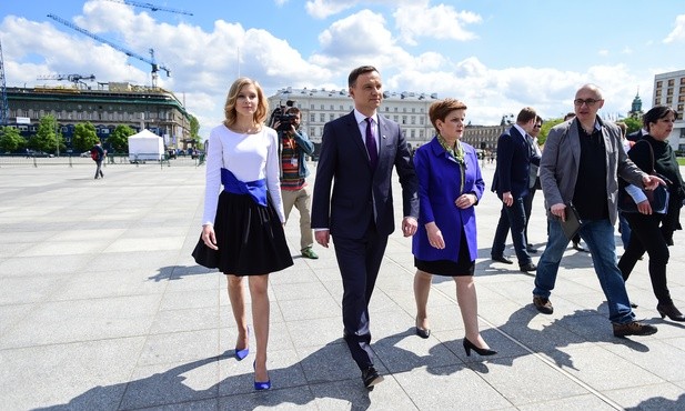 Duda ma dwa razy więcej zwolenników niż przeciwników