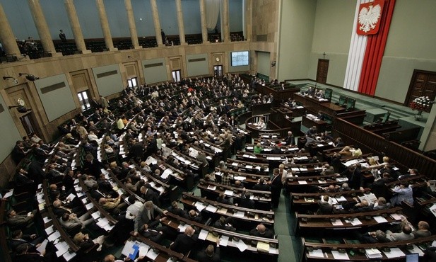 W poniedziałek po południu Sejm zajmie się rozporządzeniem prezydenta ws. stanu wyjątkowego