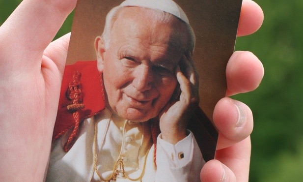 Ks. Ptasznik: Jan Paweł II był blisko Polski, rocznica wyboru o tym przypomina