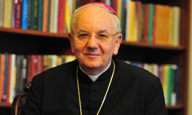 Komisja Nauki Wiary Episkopatu ostrzega przed deformacjami naszego życia religijnego