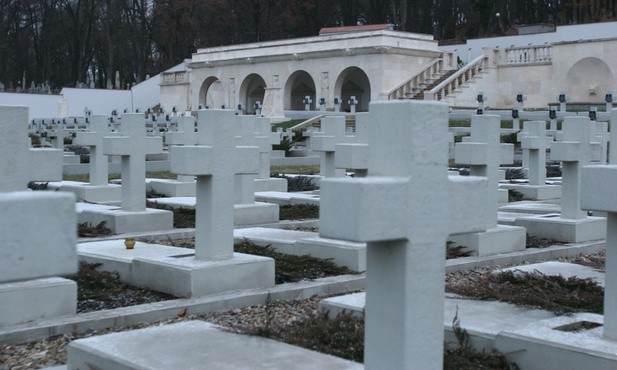 Na Cmentarzu Łyczakowskim