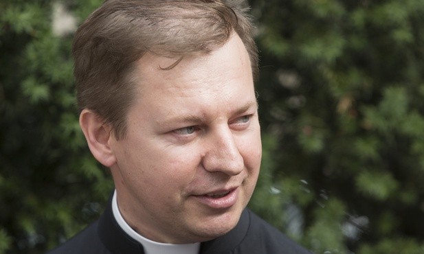 Ks. Rytel-Andrianik: Episkopat Polski chce poszerzyć komunikację zagraniczną