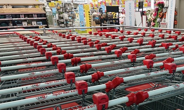 A jak w handlu chcą zarabiac, to niech pracują na okrągło