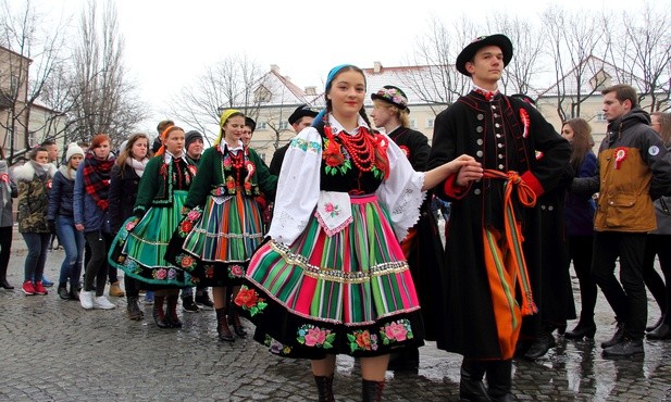 Ruszyła akcja na rzecz wpisania poloneza na listę UNESCO