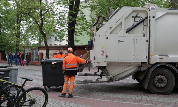Dość mamy śmieci własnych
