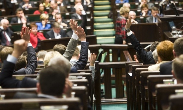 Polityka. Między sprawiedliwością a skutecznością