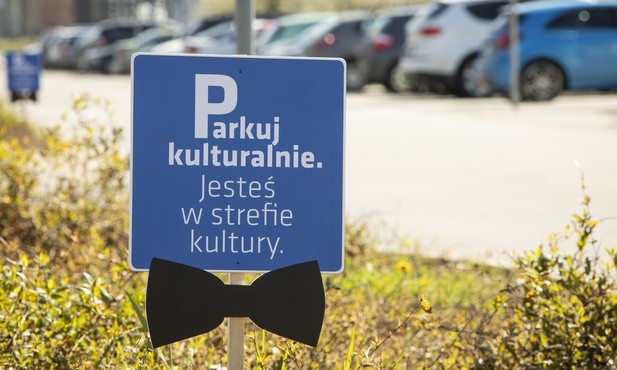 Katowice. Parking w Strefie Kultury płatny. Zmiany weszły w życie