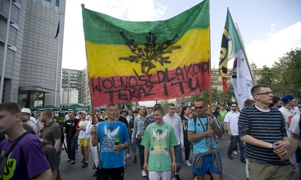 Czym odurzają się młodzi?