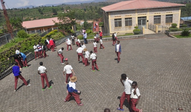 Kibeho. Rwanda. Ośrodek dla niewidomych i niedowidzących dzieci 