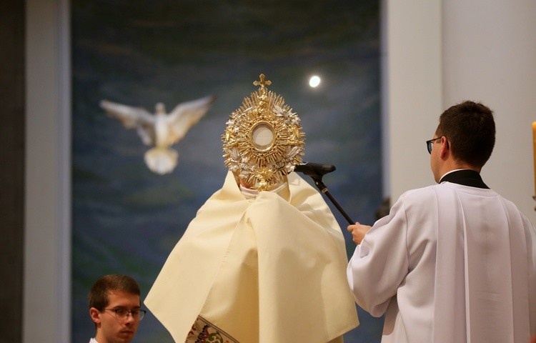 Archidiecezja Katowicka. Bp Marek Szkudło zaprasza na Uroczystość Bożego Ciała