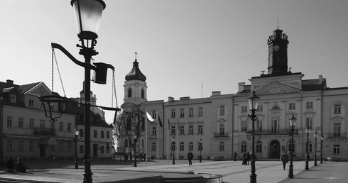 Ratusz i Stary Rynek w Płocku