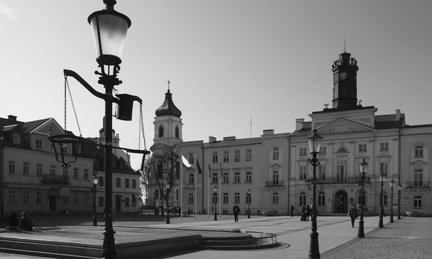 Ratusz i Stary Rynek w Płocku