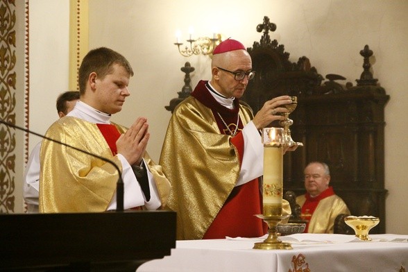 Bp Galbas podczas mszy w Bytomiu-Szombierkach