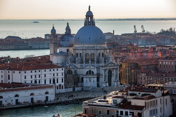 Włochy: Rząd zabrania wjazdu do Lombardii i 11 prowincji w innych regionach