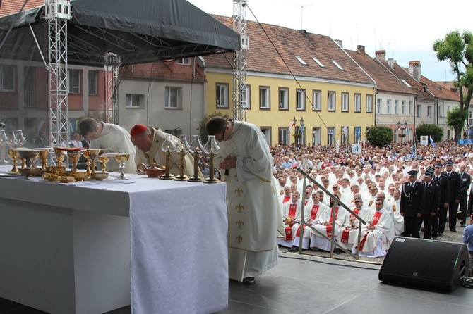 Pułtusk. Msza św. na rozpoczęcie nawiedzenia. Cz. 1