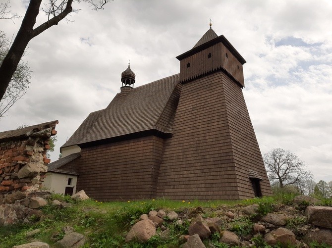 Zabytkowy kościół św. Jerzego w Ostropie