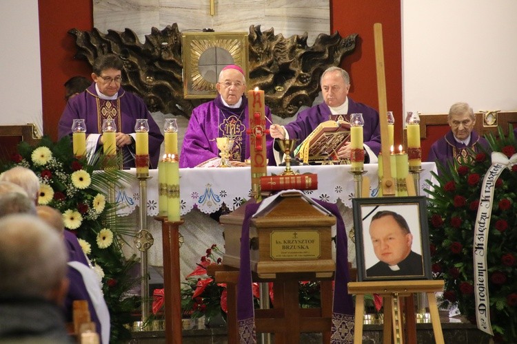 Płońsk. Pogrzeb ks. Krzysztofa Brzuski