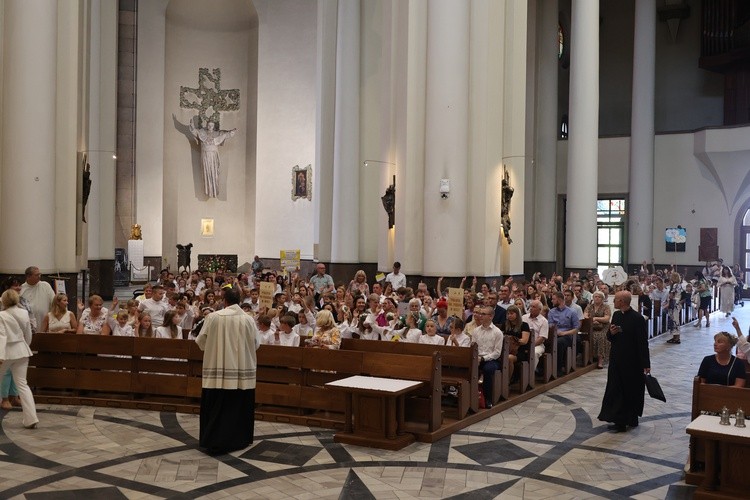 Pielgrzymka dzieci pierwszo- i wczesnokomunijnych do katedry