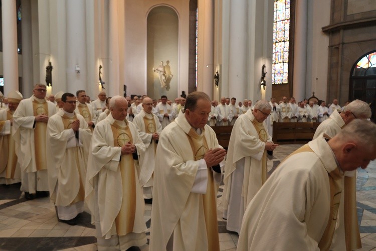 Msza Krzyżma Świętego w katedrze cz. 2