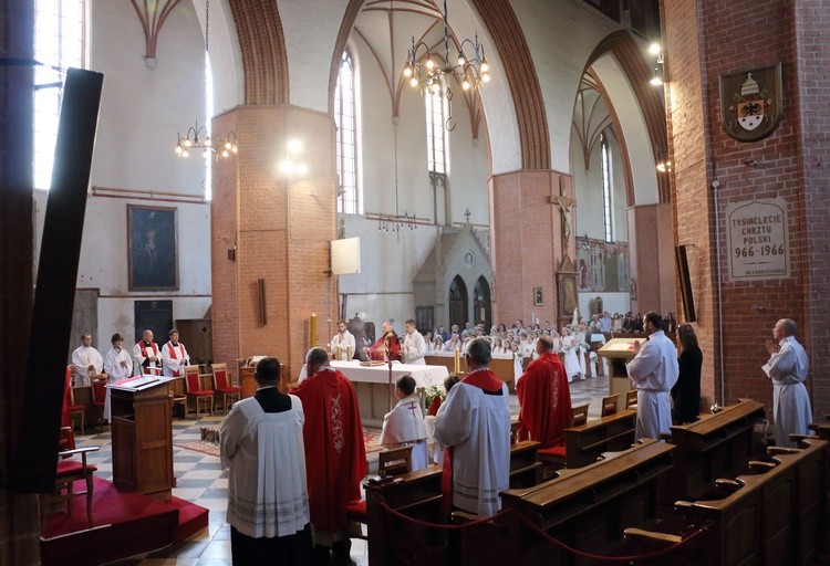Bierzmowanie - parafia św. Jana Ewangelisty