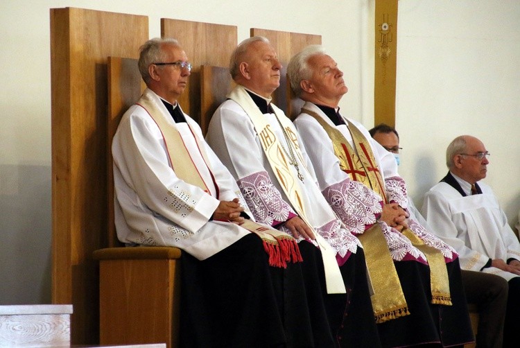Płock. 40-lecie parafii pw. św. Jadwigi Królowej