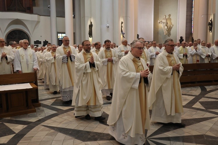 Msza Krzyżma Świętego w katedrze cz. 2