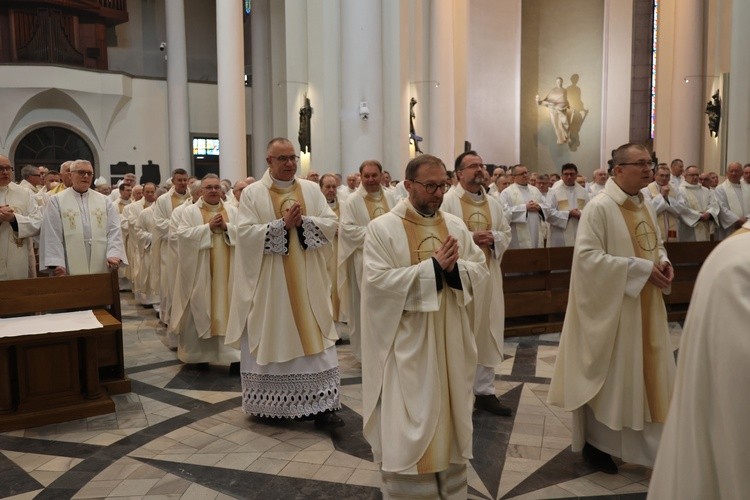 Msza Krzyżma Świętego w katedrze cz. 2
