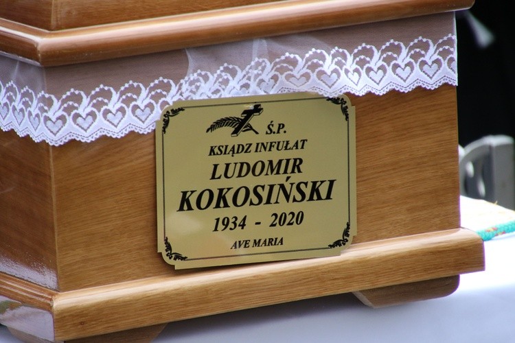 Ciechanów. Pogrzeb ks. Ludomira Kokosińskiego