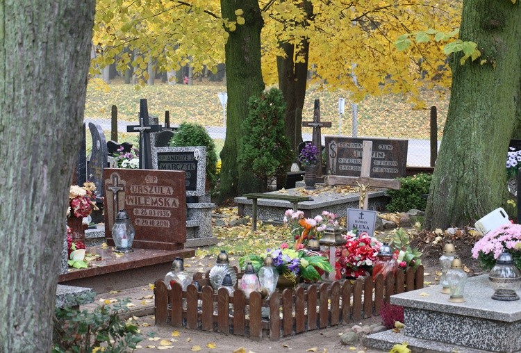 Cmentarz w Prabutach 