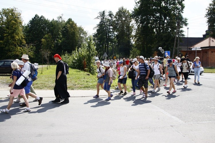 Drugi dzień pielgrzymki - postój w Koszęcinie