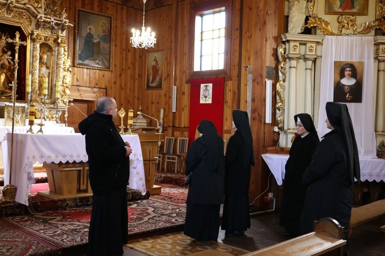 Naruszewo. Wprowadzenie relikwii w parafii św. Tekli