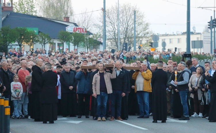 Droga Krzyżowa ulicami cz. 2