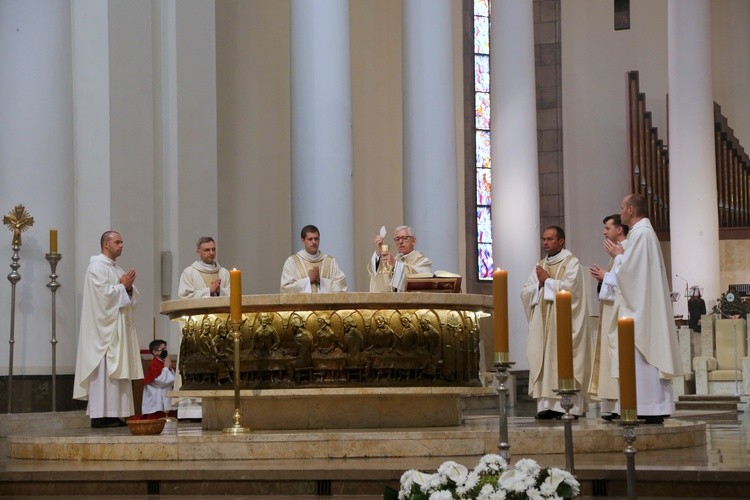 Pielgrzymka maturzystów do katedry Chrystusa Króla w Katowicach
